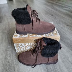 UGG Romely Heritage Lace Suede Boot
